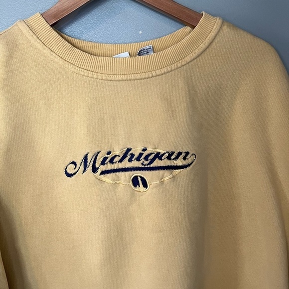 VINTAGE 90S X Alternative Apparel 1996 Michigan Crewneck Sweatshirt - Picture 5 of 11